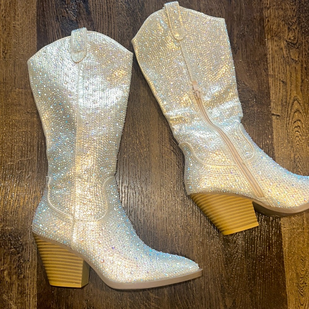 Women's Glittering Silver Boots